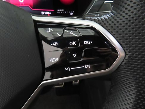 Used 2022 Volkswagen Tiguan SE R-Line FWD image 15