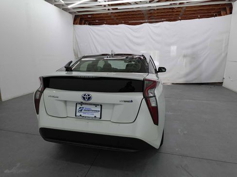 Used 2016 Toyota Prius Two image 5