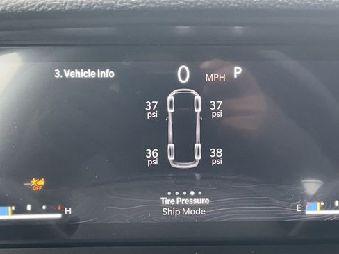 New 2025 Jeep Grand Cherokee L Laredo image 3