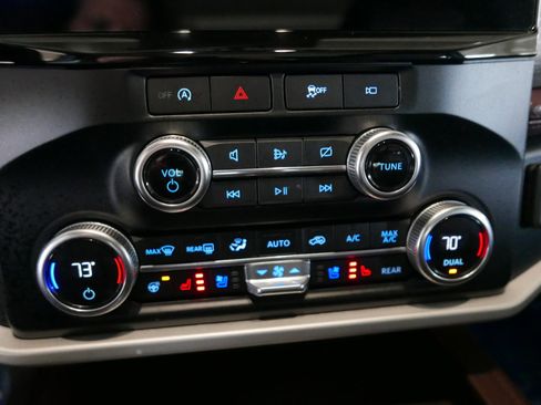 Used 2024 Ford Expedition Max Limited image 22