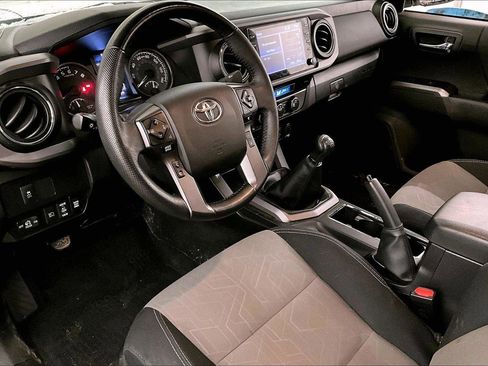 Used 2022 Toyota Tacoma TRD Off-Road image 12