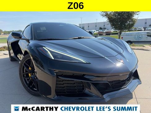 Used 2025 Chevrolet Corvette Z06 RWD image 2