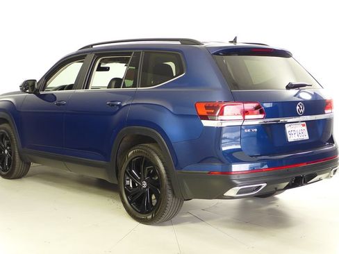 Certified 2023 Volkswagen Atlas SE w/ Black Wheel Package FWD image 9