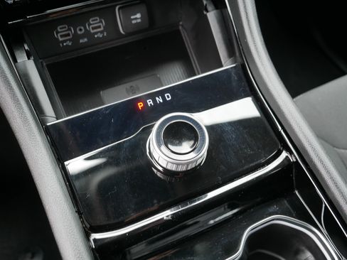 Used 2023 Jeep Grand Cherokee Laredo w/ Luxury Tech Group I AWD/4WD image 24