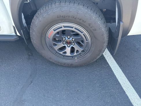 Used 2025 Nissan Frontier Pro-X w/ Pro Convenience Package image 16