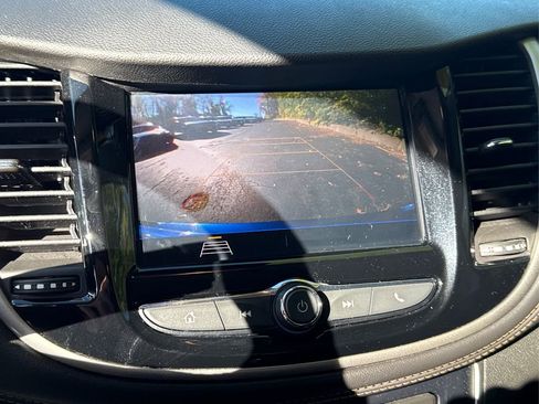 Used 2020 Chevrolet Trax LT w/ Driver Confidence Package image 27