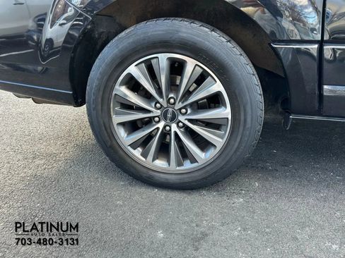 Used 2016 Lincoln Navigator L Select image 15