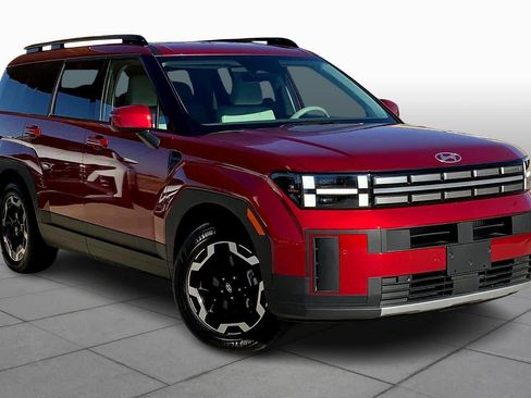 Used 2025 Hyundai Santa Fe SEL image 2