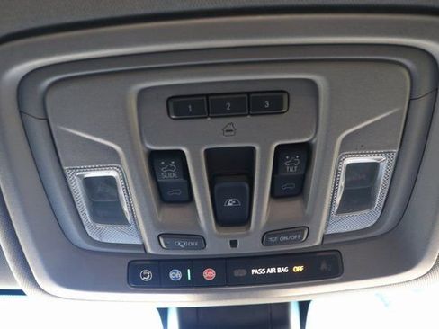 Used 2022 GMC Sierra 1500 Denali w/ Denali Premium Package image 28