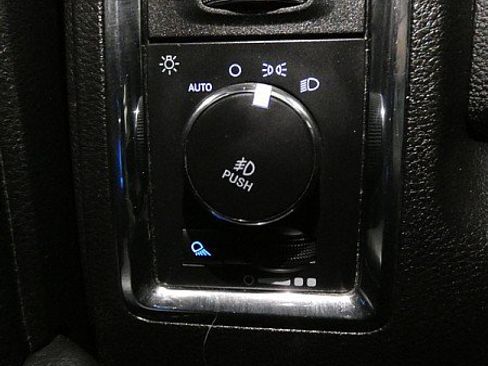 Used 2019 RAM 1500 Laramie AWD/4WD image 19