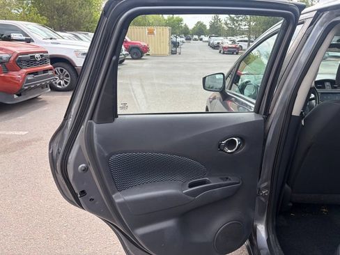 Used 2018 Nissan Versa Note SV FWD image 16