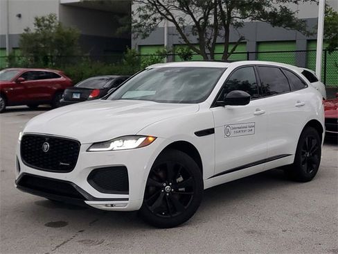 Used 2025 Jaguar F-PACE R-Dynamic S image 35