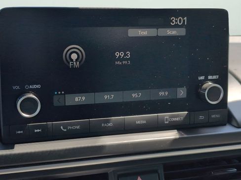 Used 2024 Honda Pilot LX image 20