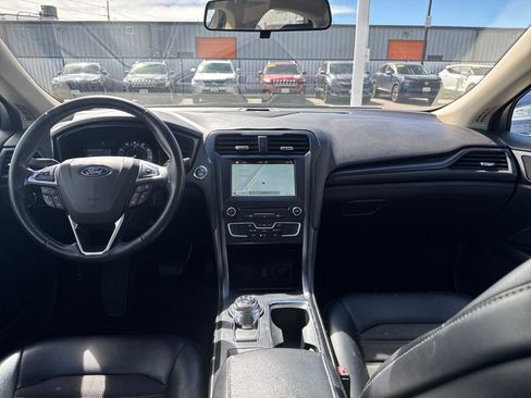 Used 2018 Ford Fusion SE w/ Equipment Group 201A image 12