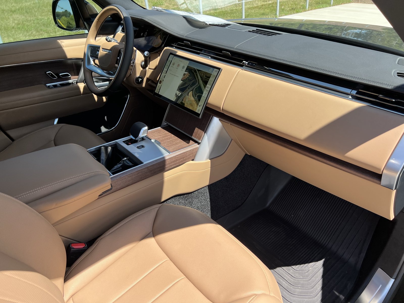 New 2026 Land Rover Range Rover SE AWD/4WD image 3