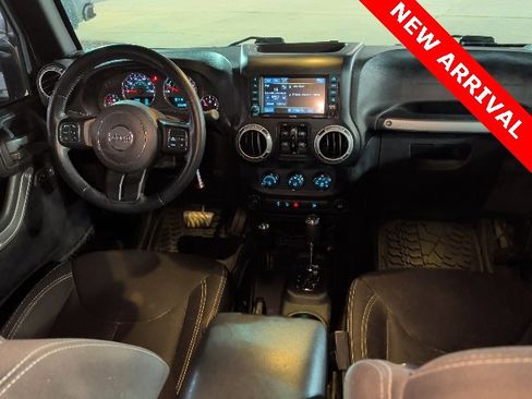 Used 2015 Jeep Wrangler Unlimited Sahara w/ Connectivity Group image 13