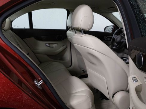 Used 2016 Mercedes-Benz C 300 4MATIC Sedan image 36
