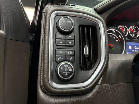 Used 2020 Chevrolet Silverado 1500 LTZ w/ LTZ Premium Package image 16