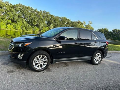 Used 2019 Chevrolet Equinox LT w/ Driver Convenience Package FWD image 2