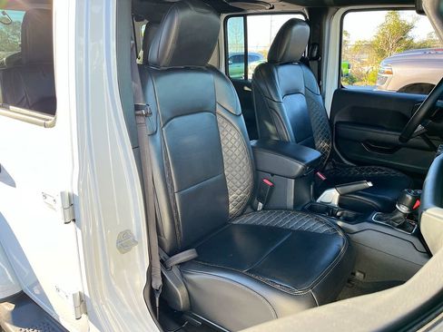 Certified 2022 Jeep Wrangler Unlimited Sahara image 24