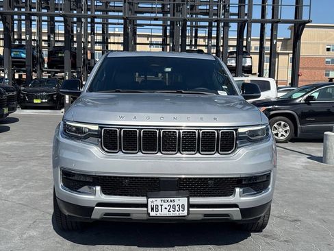 Used 2024 Jeep Wagoneer L Series II w/ Flexible Seating Group AWD/4WD image 2