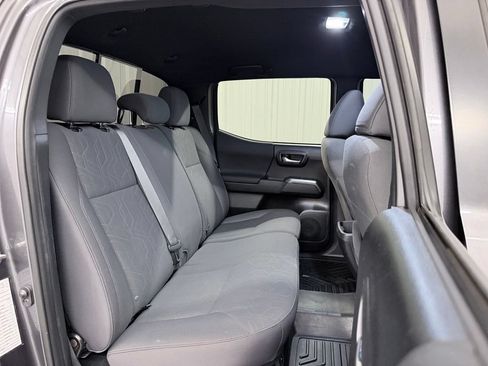 Used 2019 Toyota Tacoma TRD Off-Road w/ Technology Package AWD/4WD image 34
