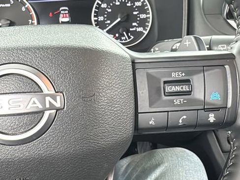 Certified 2025 Nissan Rogue SV AWD/4WD image 23
