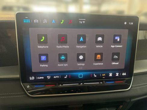 Certified 2025 Volkswagen Tiguan SE AWD/4WD image 20