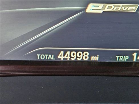 Used 2018 BMW 530e xDrive w/ Premium Package 2 image 10