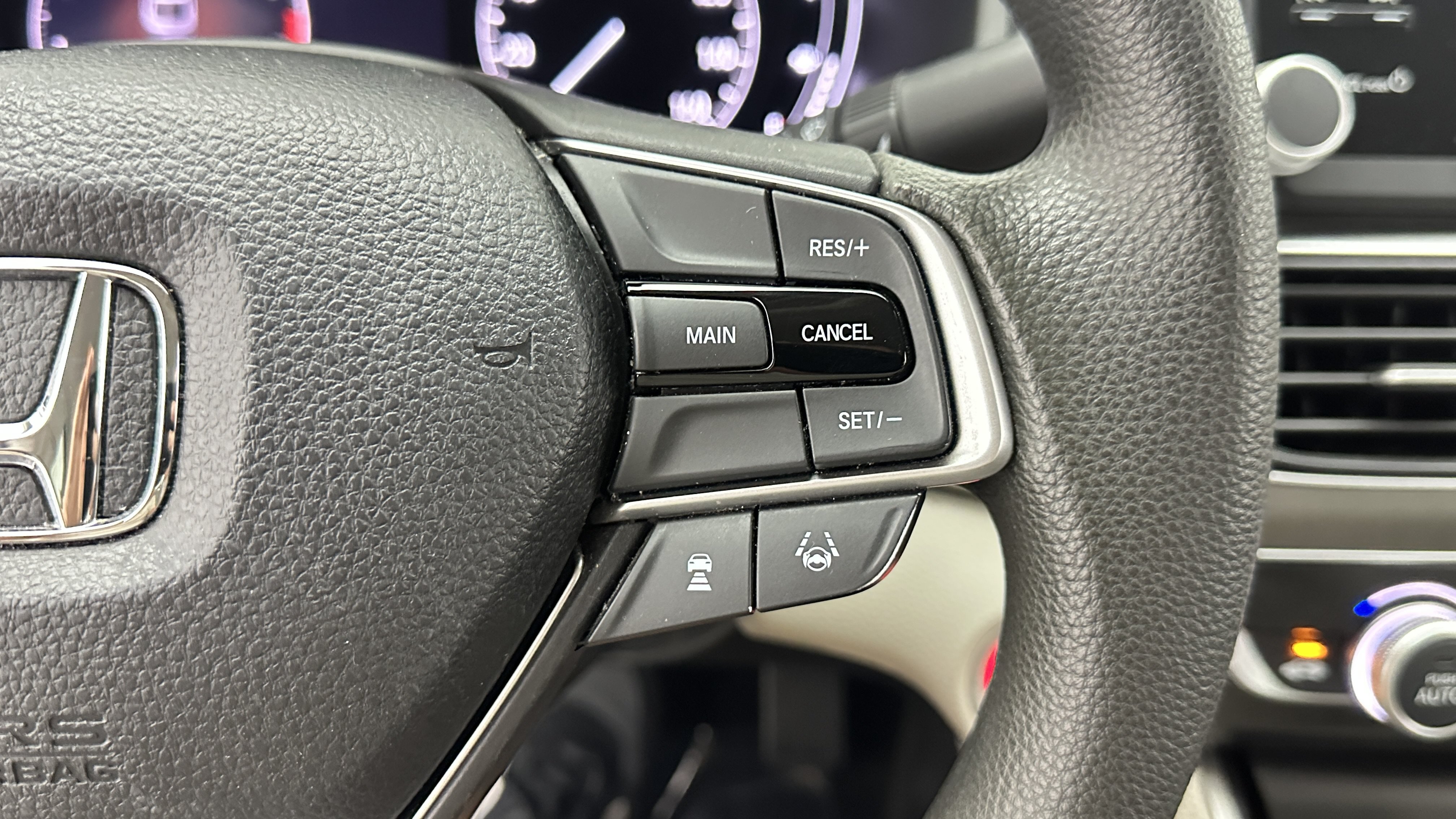 Used 2018 Honda Accord LX image 18