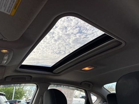 Used 2017 Nissan Sentra SV w/ Style Package image 16