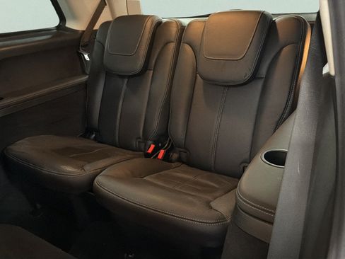 Used 2011 Mercedes-Benz GL 550 4MATIC image 39
