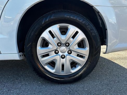 Used 2019 Dodge Grand Caravan SE image 22