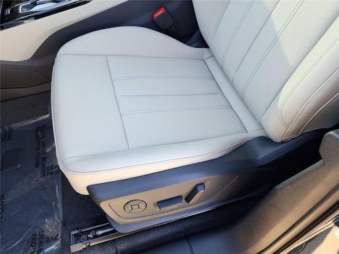 New 2025 Audi Q6 e-tron Premium image 21