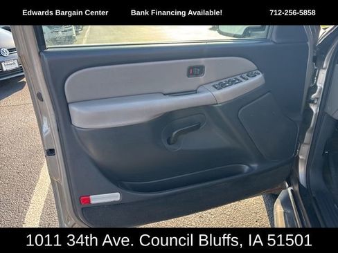 Used 2002 Chevrolet Suburban LS image 13