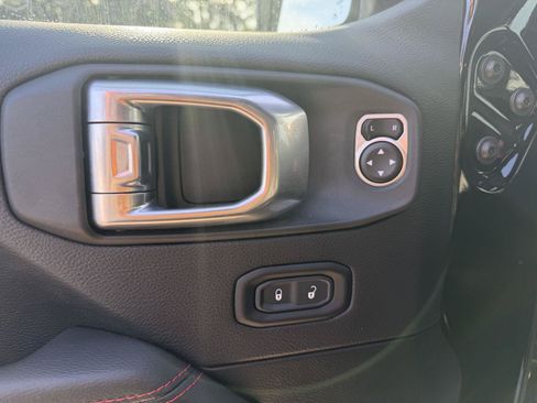 Used 2021 Jeep Wrangler Unlimited Rubicon AWD/4WD image 5