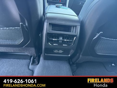 Used 2023 Jeep Grand Cherokee Laredo image 25