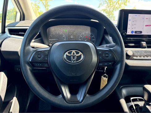 Used 2024 Toyota Corolla LE FWD image 8