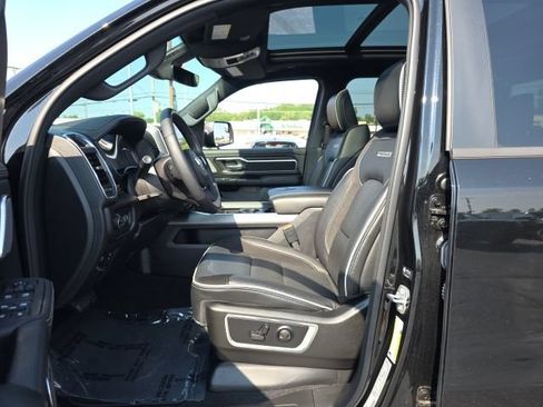 Used 2025 RAM 1500 Laramie w/ Night Edition AWD/4WD image 15