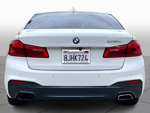 Used 2019 BMW 530e w/ M Sport Package image 4
