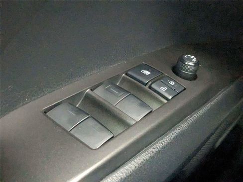 Used 2022 Toyota Camry LE w/ Convenience Package FWD image 14