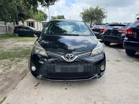 Used 2015 Toyota Yaris SE FWD image 2