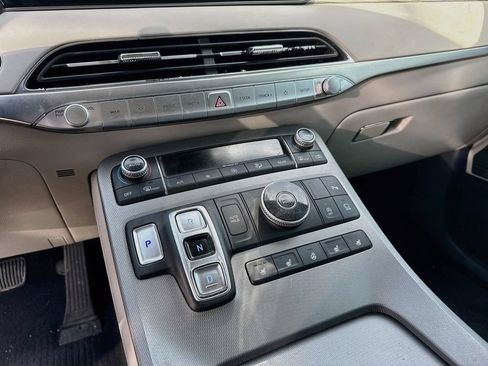 Used 2022 Hyundai Palisade Limited FWD image 13
