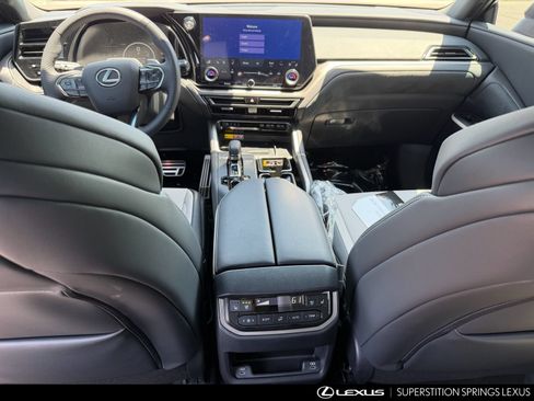 Used 2026 Lexus TX 500h AWD w/ Technology Package image 26