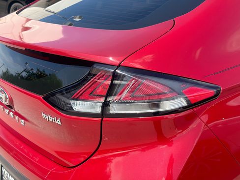 Used 2020 Hyundai Ioniq SEL FWD image 24