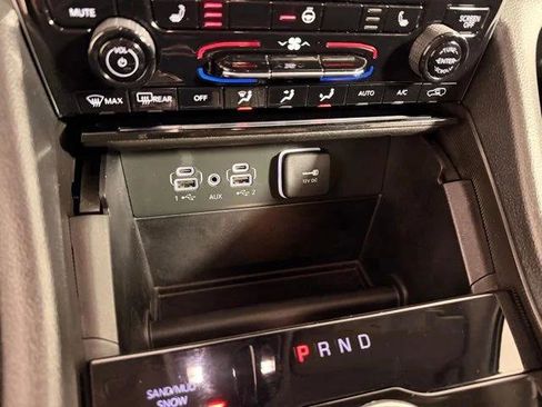 Certified 2024 Jeep Grand Cherokee L Limited AWD/4WD image 30
