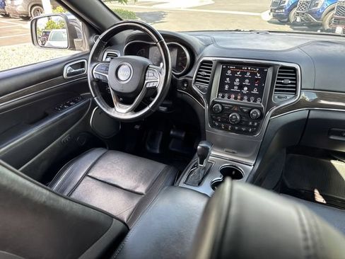 Used 2018 Jeep Grand Cherokee Overland AWD/4WD image 26