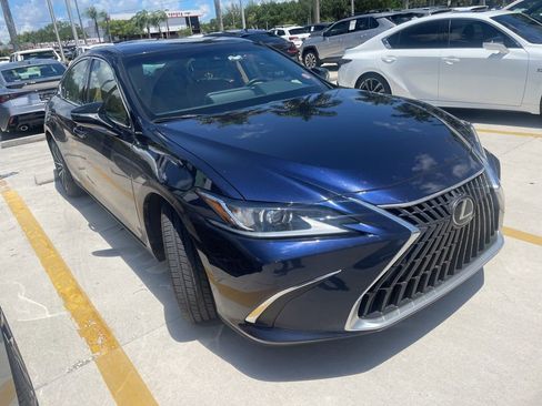 Used 2023 Lexus ES 350 w/ Premium Package FWD image 3