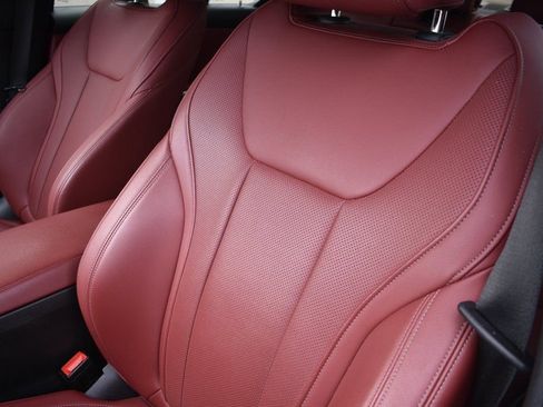 Used 2023 BMW 330e w/ M Sport Package image 11