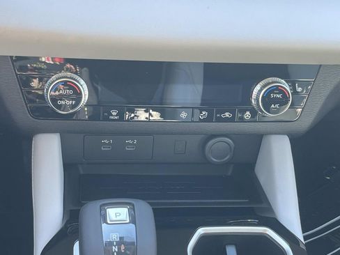 New 2026 Mitsubishi Outlander SE FWD image 20